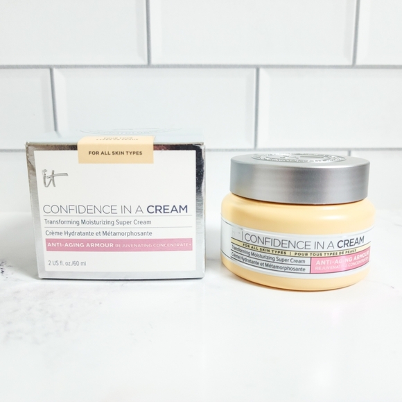 It Cosmetics CONFIDENCE IN A CREAM - Picture 1 of 3